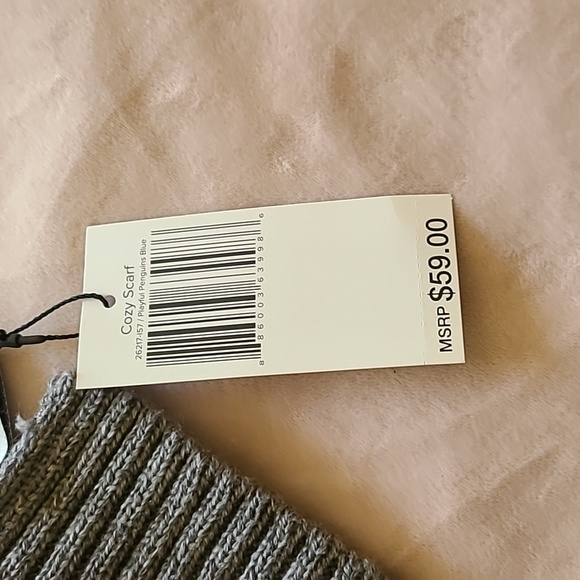 NwT Vera Bradley penguin scarf - Picture 4 of 5